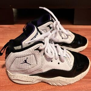 Kids Air Jordan Sneakers B’Loyal High Top Size 11C EUC White/Purple/Black